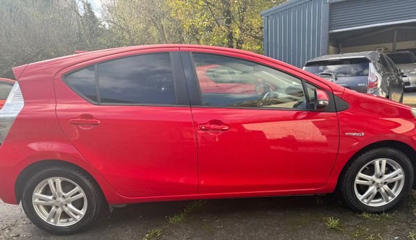 Toyota Aqua 2014/ hybrid/Automatic 370734384