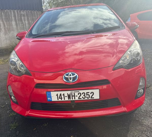 Toyota Aqua 2014/ hybrid/Automatic 370734388