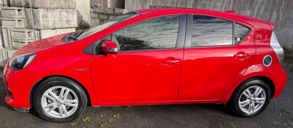 Toyota Aqua 2014/ hybrid/Automatic 370734380