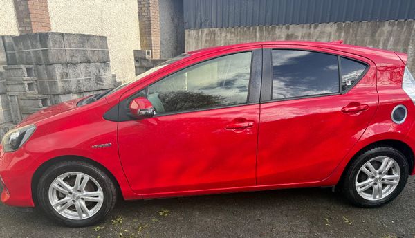 Toyota Aqua 2014/ hybrid/Automatic 370734383