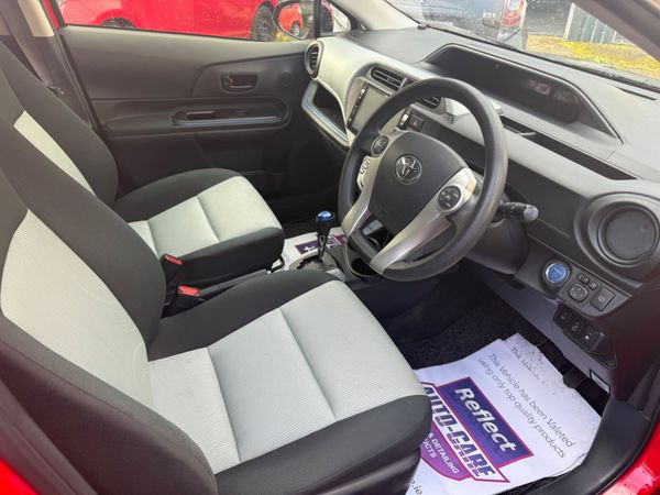 Toyota Aqua 2014/ hybrid/Automatic 370734391