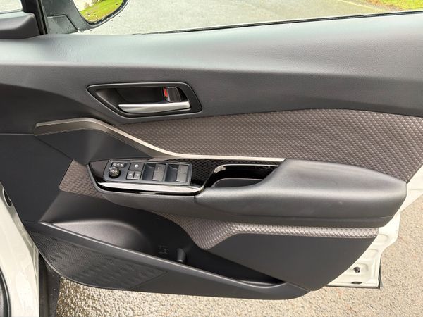 Toyota C-HR 2021 SOL Hybrid LOW MILEAGE 370734697