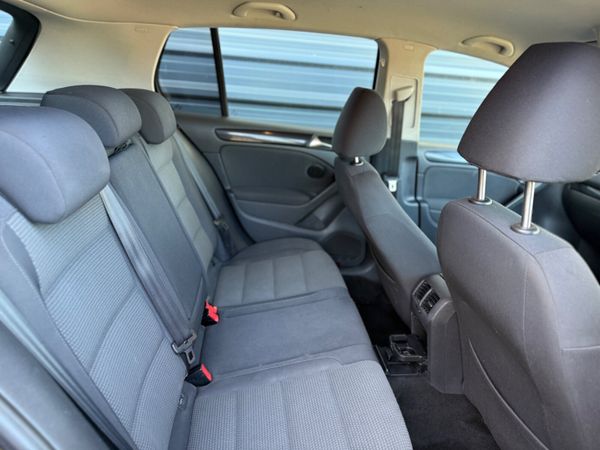 Volkswagen Golf 2010 370736593