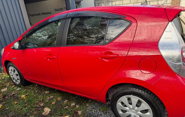 Toyota Aqua 2014/Automatic/ Hybrid 370730356