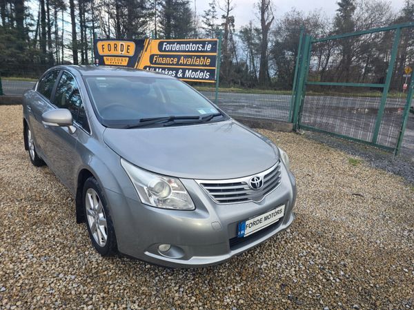 Toyota Avensis 2011 370744916