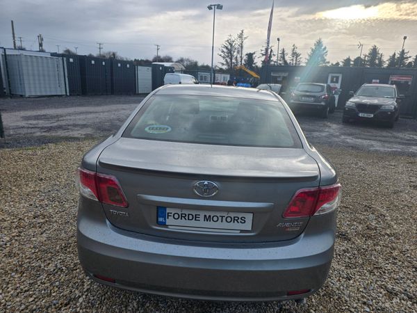 Toyota Avensis 2011 370744918