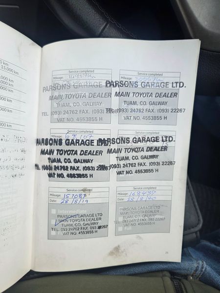 Toyota Avensis 2011 370744954