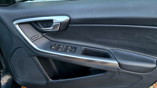 🔥 2015 Volvo V60 D2 (115hp) R-Design 1.6 Diesel 370755854