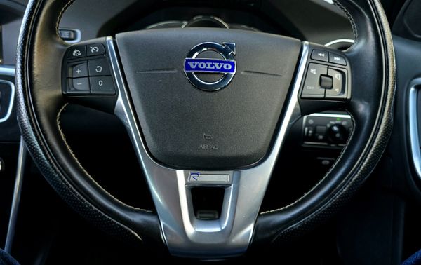 🔥 2015 Volvo V60 D2 (115hp) R-Design 1.6 Diesel 370755852