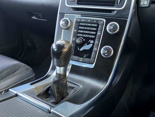 🔥 2015 Volvo V60 D2 (115hp) R-Design 1.6 Diesel 370756257