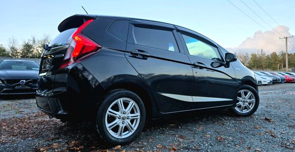 🔥 2015 Honda Fit 1.5 Petrol Hybrid Automatic 370767519