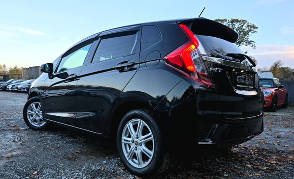 🔥 2015 Honda Fit 1.5 Petrol Hybrid Automatic 370767745