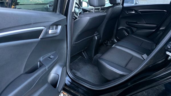 🔥 2015 Honda Fit 1.5 Petrol Hybrid Automatic 370768099