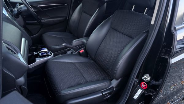 🔥 2015 Honda Fit 1.5 Petrol Hybrid Automatic 370768129