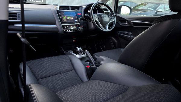 🔥 2015 Honda Fit 1.5 Petrol Hybrid Automatic 370768142