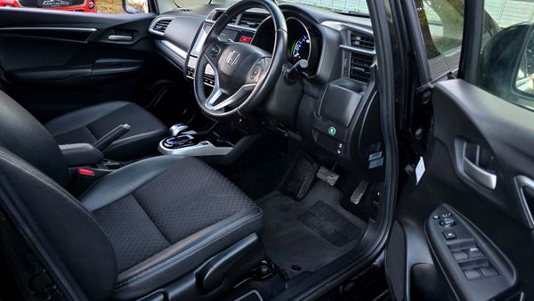 🔥 2015 Honda Fit 1.5 Petrol Hybrid Automatic 370768534