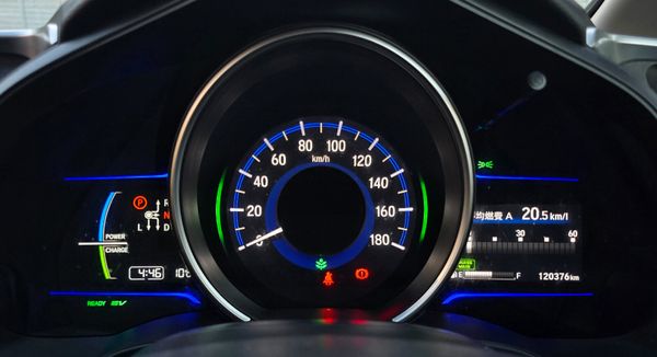 🔥 2015 Honda Fit 1.5 Petrol Hybrid Automatic 370768547