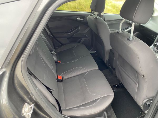 Ford Focus 2018 370769049