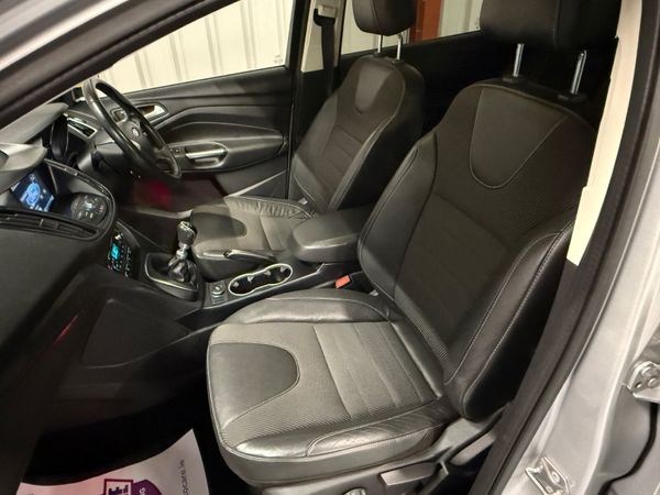 2016 Ford Kuga 2.0TDCI Titanium 370774576