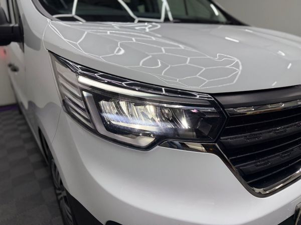 2022 (222) RENAULT TRAFIC LWB 9 SEATER 2.0 150BHP 370772495