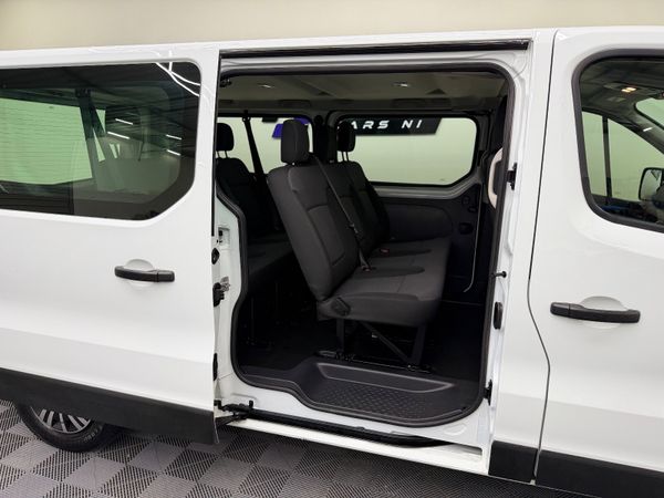 2022 (222) RENAULT TRAFIC LWB 9 SEATER 2.0 150BHP 370772502