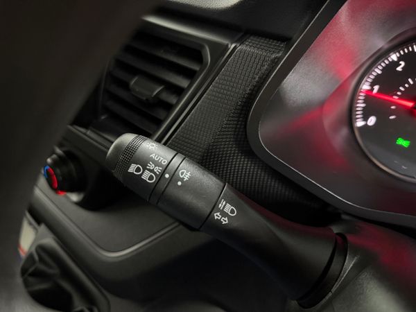 2022 (222) RENAULT TRAFIC LWB 9 SEATER 2.0 150BHP 370772520