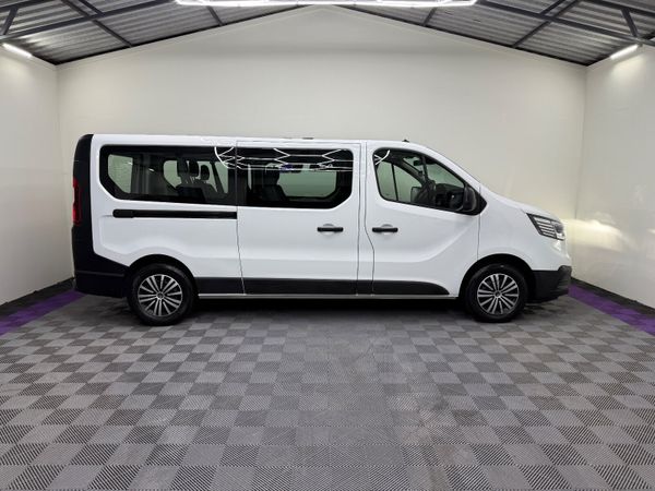 2022 (222) RENAULT TRAFIC LWB 9 SEATER 2.0 150BHP 370772664