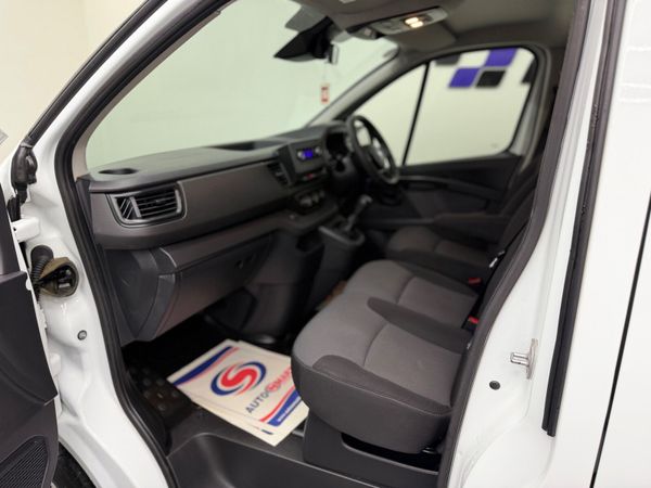 2022 (222) RENAULT TRAFIC LWB 9 SEATER 2.0 150BHP 370772699