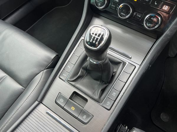 2020 (202) Skoda Superb SE L 2.0 TDI -Heated Leate 370791759