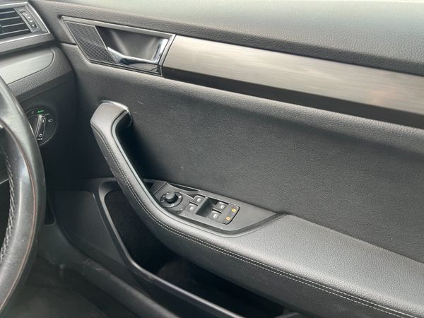 2020 (202) Skoda Superb SE L 2.0 TDI -Heated Leate 370791761