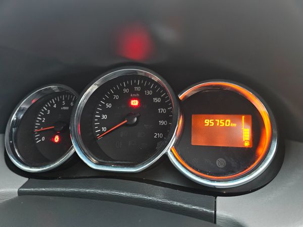 DACIA DUSTER 1.5 DCI 110 BHP // LOW MILEAGE 370800944