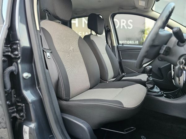 DACIA DUSTER 1.5 DCI 110 BHP // LOW MILEAGE 370800950