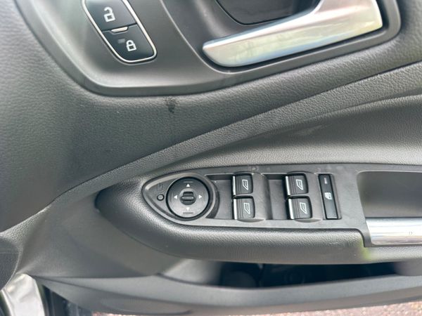 Ford Kuga ST line 1.5 120 bhp 370803735