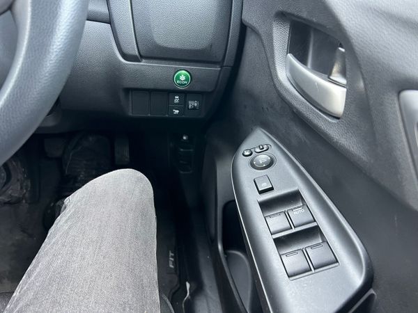 15 Honda Fit Hybrid 370817737