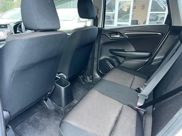 15 Honda Fit Hybrid 370817738