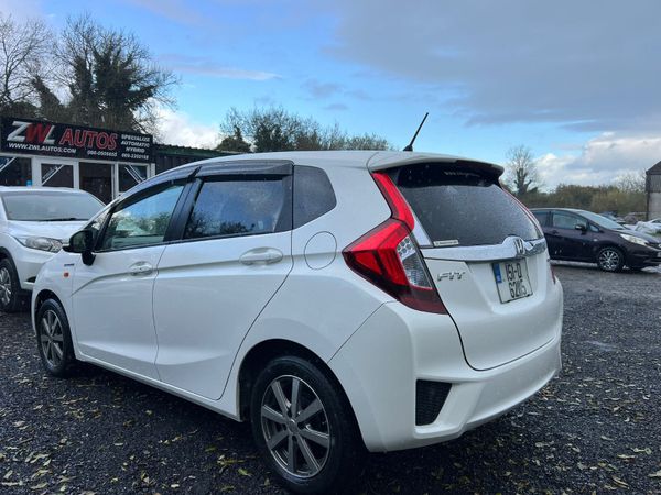 15 Honda Fit Hybrid 370817730