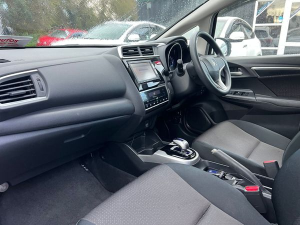 15 Honda Fit Hybrid 370817740