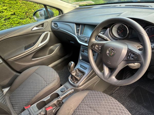 Vauxhall Astra 2017 *NCT 03-26* 370819016