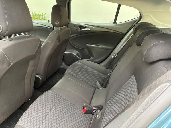 Vauxhall Astra 2017 *NCT 03-26* 370819027