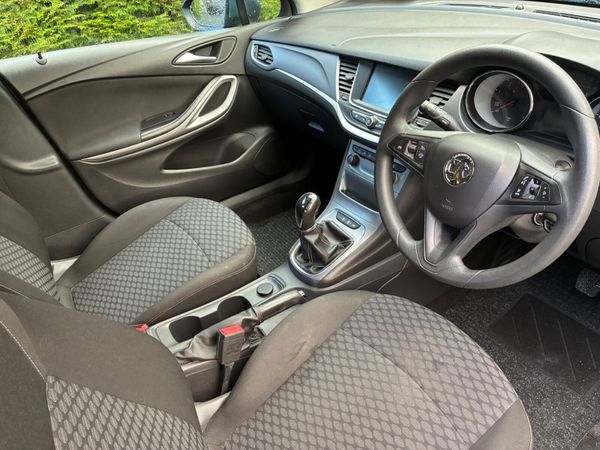 Vauxhall Astra 2017 *NCT 03-26* 370819030