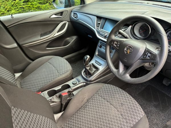 Vauxhall Astra 2017 *NCT 03-26* 370819031