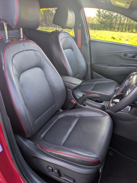 HYUNDAI KONA PREMIUM TOP SPEC 370811234