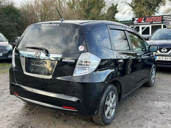 11 Honda Fit Hybrid 370812777