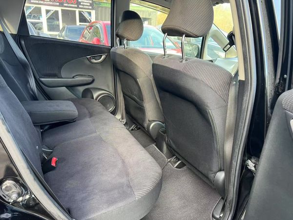 11 Honda Fit Hybrid 370812784