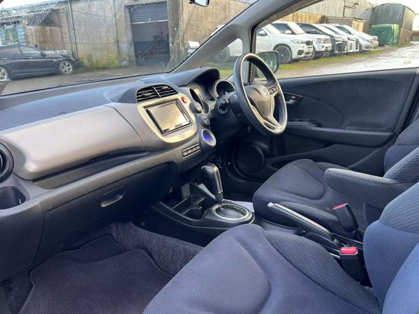 11 Honda Fit Hybrid 370812785