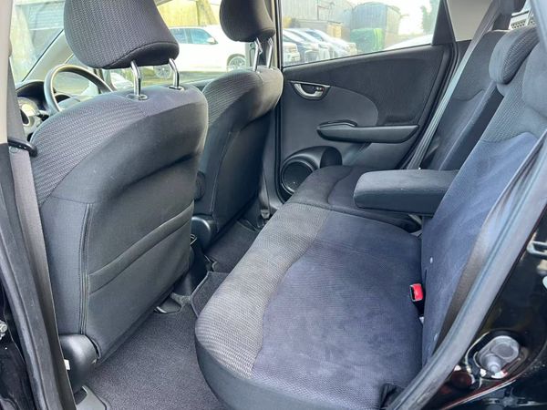 11 Honda Fit Hybrid 370812787