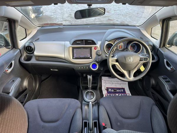 11 Honda Fit Hybrid 370812783