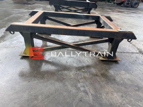Work Benches 370825885