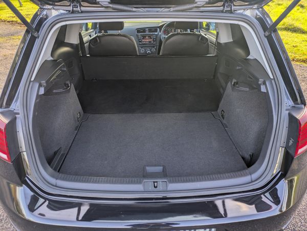 Volkswagen Golf Trendline 2017 370823509