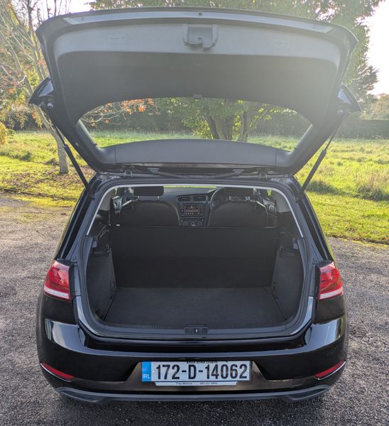 Volkswagen Golf Trendline 2017 370823511